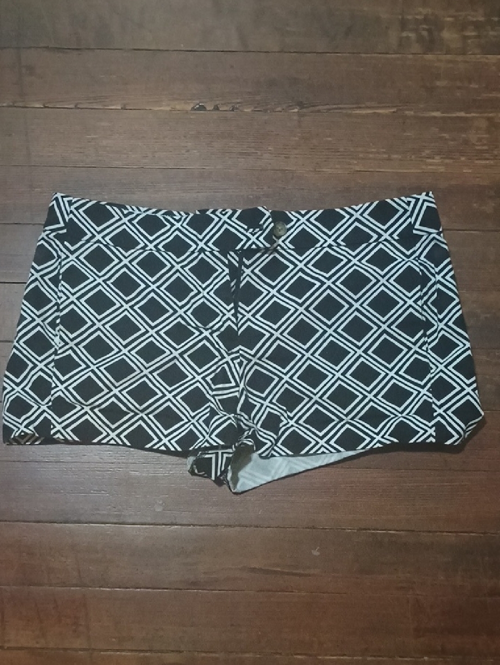Black & White Geometric Women’s Shorts -J Crew